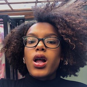 Meet your Posher, Elena